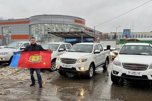 Владимирская область подарила бойцам СВО 4 внедорожника