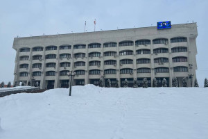 Электрик умер при монтаже новогодних украшений у Белого дома во Владимире