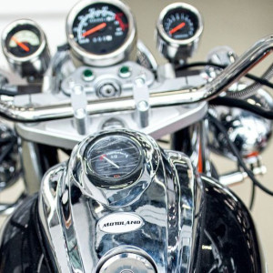 Во Владимирской области 22-летний мотоциклист упал во время езды
