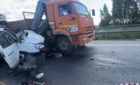 На М-7 в Собинском районе столкнулись два грузовика: есть погибшие