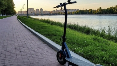 В Гусь-Хрустальном водитель электросамоката сбил 29-летнюю девушку и скрылся