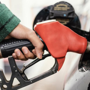 Цены на бензин в России подскочили в августе 2025 года