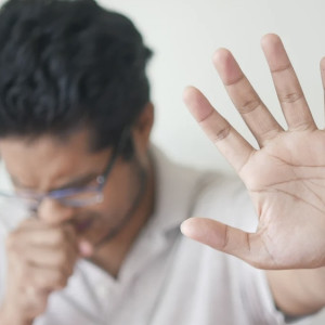 Врач раскрыла простой способ лечения боли в горле