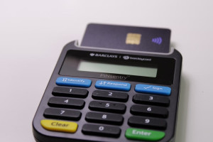 Во Владимире на банковский счет пенсионерки наложили взыскание