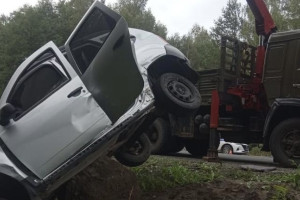 Во Владимирской области легковушка после ДТП улетела в столб: пострадали двое