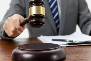 Пытавшаяся спасти сожителя жительница Меленок попала под суд за ложные показания