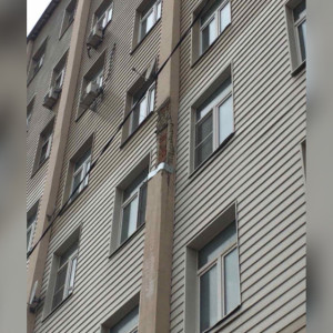 Во Владимире у дома на улице Куйбышева отвалилась часть фасада