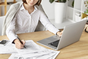 В Меленковской ЦРБ бухгалтер присвоила 274 тыс. рублей