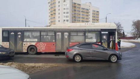 Во Владимире «Волгабас» столкнулся с легковушкой