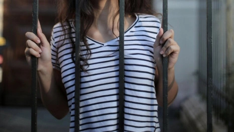 Во Владимирской области женщину осудили за избиение двоих полицейских