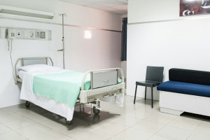 В Кольчугино выпавшая из окна 4 этажа малышка попала в реанимацию