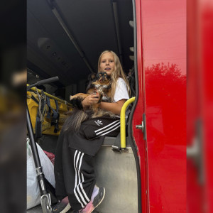 Злая собака заблокировала семью с маленькой дочкой в гараже во Владимире