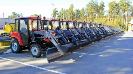 Снег с владимирских дорог будут вывозить с помощью белорусских тракторов