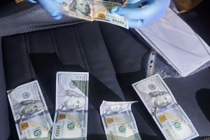 Любитель пьяной езды из Вязников попался на взятке в 1 тыс. долларов сотрудникам ГАИ