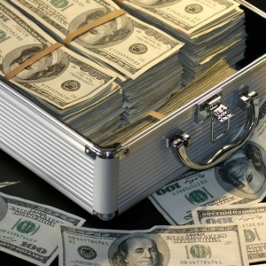 Илон Маск вернулся на первое место в списке богатейших людей