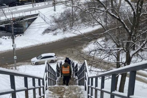 Во Владимире коммунальщики убрали снег с центральных улиц и лестниц