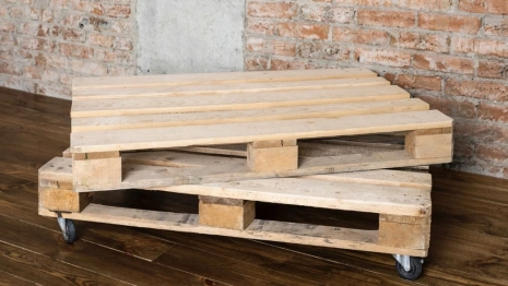 Уборщица из Гороховца украла 26 деревянных поддонов из магазина