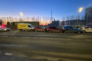 ДТП с «паровозиком» из 6 машин на Пекинке во Владимире устроил 32-летний водитель