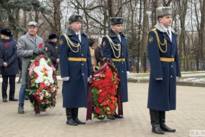 Во Владимире почтили память 25 погибших при исполнении полицейских