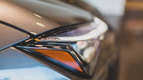 Появились подробности ДТП с Lexus и столбом во Владимире