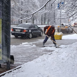 Во Владимире коммунальщики вышли на борьбу с последствиями снегопада