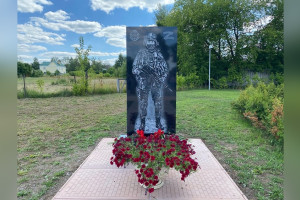 В Гусь-Хрустальном открыли мемориал в честь погибших на Украине военных