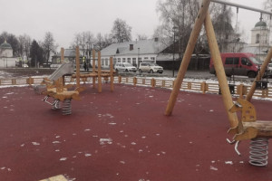 В Суздале подрядчик сорвал сроки работ на детских площадках за 17 млн рублей