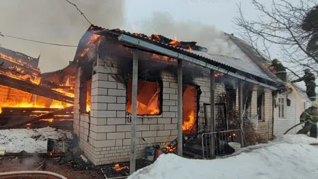 Во Владимирской области вспыхнул жилой дом