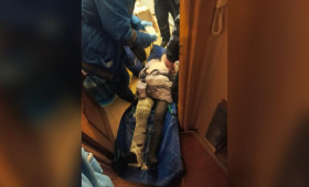 Во Владимире пытавшаяся спуститься по связанным простыням из окна бабушка упала и сломала бедро