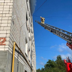 В Вязниках из горящей комнаты спасли четверых взрослых и ребенка