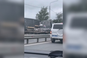 Под Петушками фура с товарами Wildberries влетела в микроавтобус
