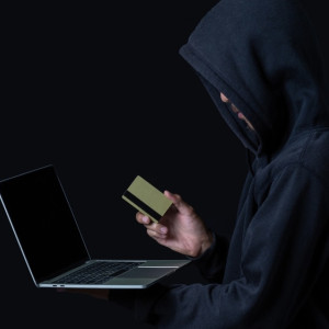 Мошенники вынудили жительницу Александрова взять кредиты в 5 банках