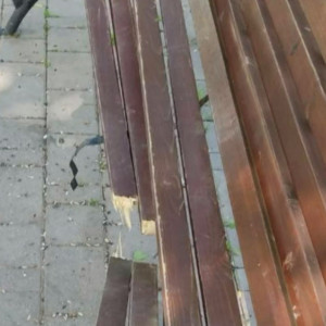 Во Владимире стали чаще портить лавочки в парках