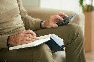 Во Владимирской области с 1 апреля увеличат соцвыплаты