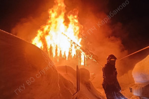 На пожаре в Струнино мог погибнуть хозяин сгоревшего дома