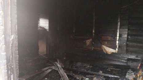 Жилой дом вспыхнул в Селивановском районе