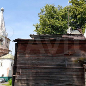 Трешка у Кремля и разрушенная двушка. Как выглядит и сколько стоит дорогое жилье в Суздале