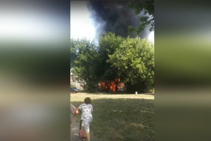 Появилось видео пожара и огромного столба дыма у ТЦ «Восток» во Владимире