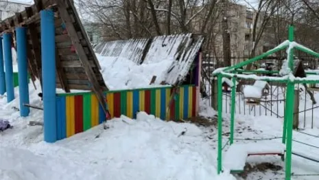 Заведующую детсадом в Гусь-Хрустальном оштрафовали за падение снега на 6-летнюю девочку