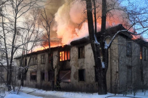 В Гусь-Хрустальном мощный пожар уничтожил 72-летний дом