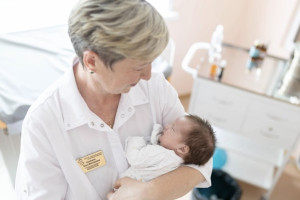 Во Владимире 4 оставленных родителями недоношенных малыша нашли новую семью