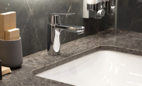 Жильцов домов в Петушках вынудили мыться ржавой водой