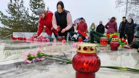 В Вязниках почтили память жертв теракта в «Крокусе»