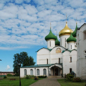 В Суздале 58-летний Александр Гордон тайно обвенчался со студенткой