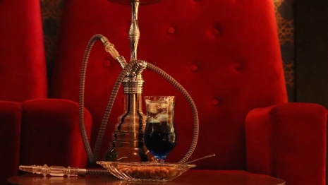 Жительница Мурома пожаловалась на разместившего кальянную в квартире бизнесмена 