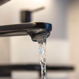 Жильцы одной из квартир в Кольчугино отсудили у затопивших их соседей 300 тыс. рублей