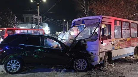 В Коврове автобус столкнулся с Mercedes: есть пострадавшие