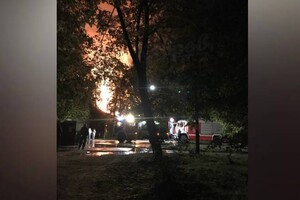 Во Владимирской области мощнейший пожар охватил дом: появилось видео