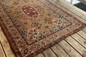 Во Владимире на продажу выставили духи «Красная Москва» и телевизор «Рекорд»