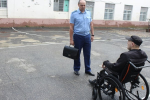 Во владимирской тюрьме инвалида оставили без коляски и протеза